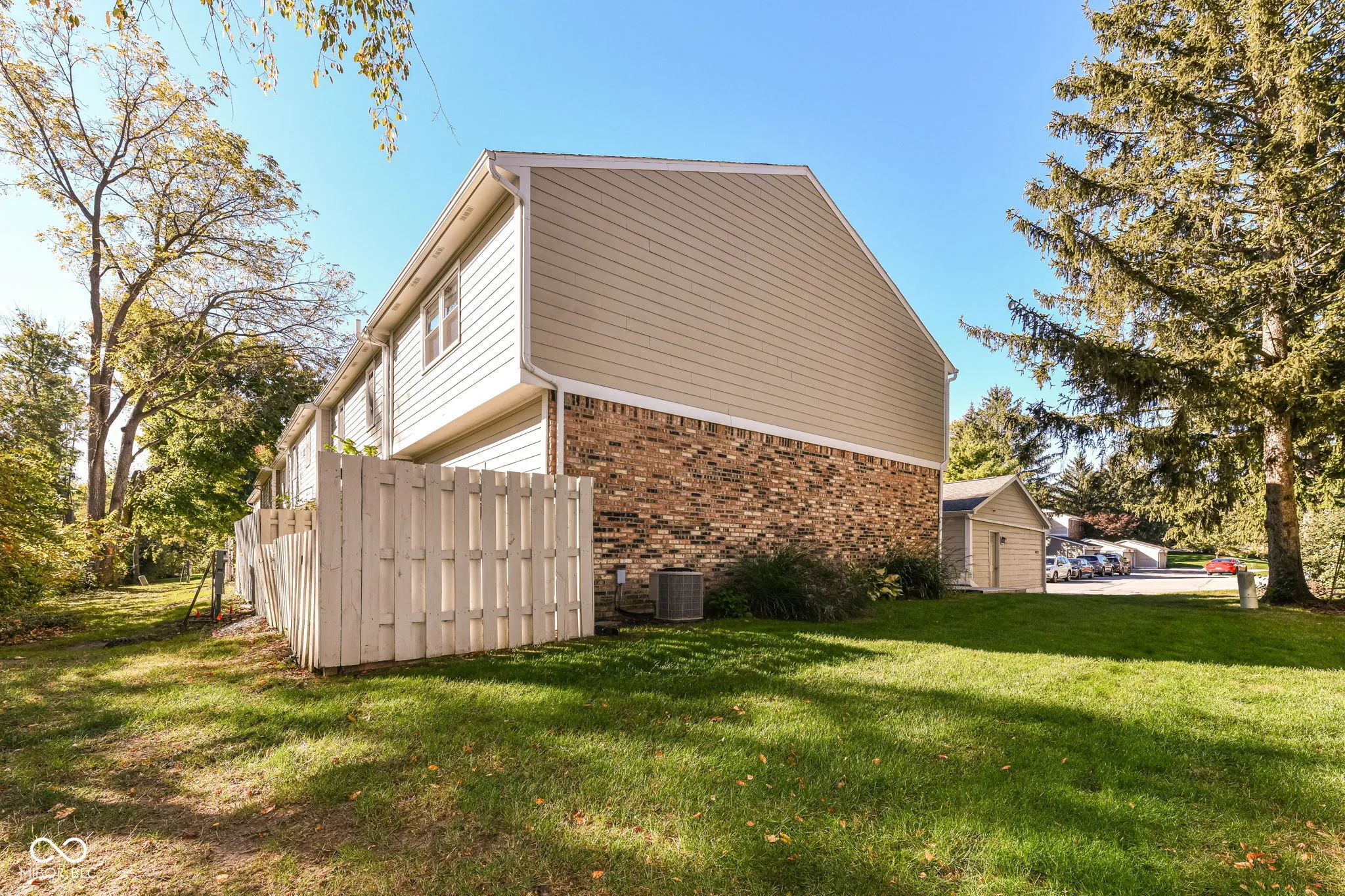 Carmel, Indiana 46032, United States, 3 Bedrooms Bedrooms, ,3 BathroomsBathrooms,Residential,Pending,37125