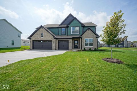 Photo of 1212 Thornwood Dr Dr, Greenwood, IN 46143 (MLS # 22064464)