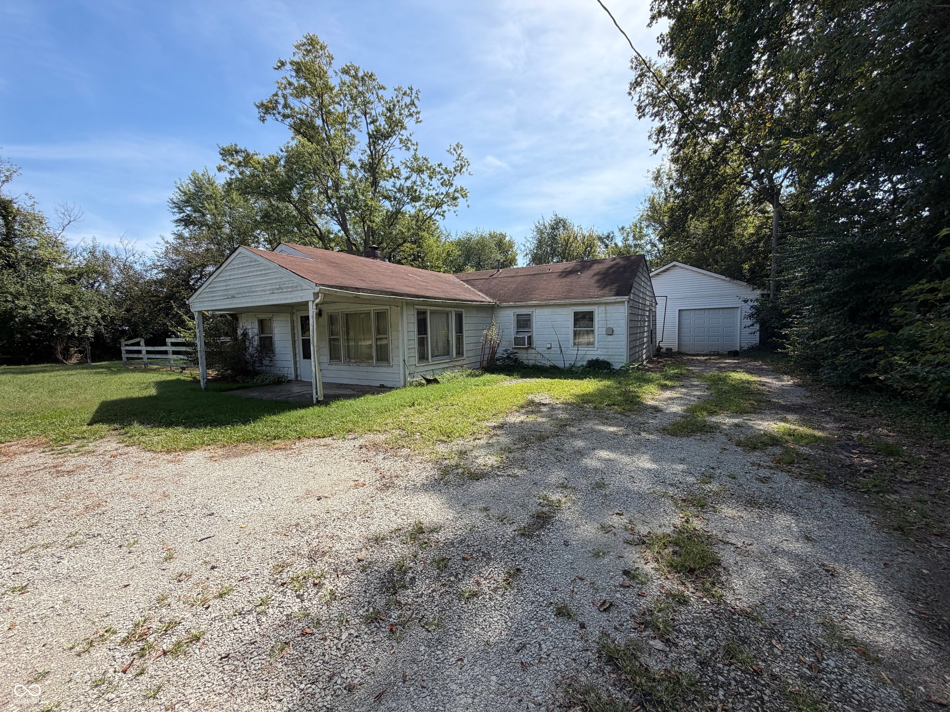 2773 E 600 North