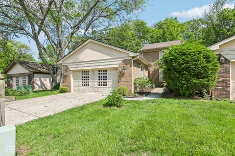 Photo of 5214 Fawn Hill Court, Indianapolis, IN 46226 (MLS # 22103040)
