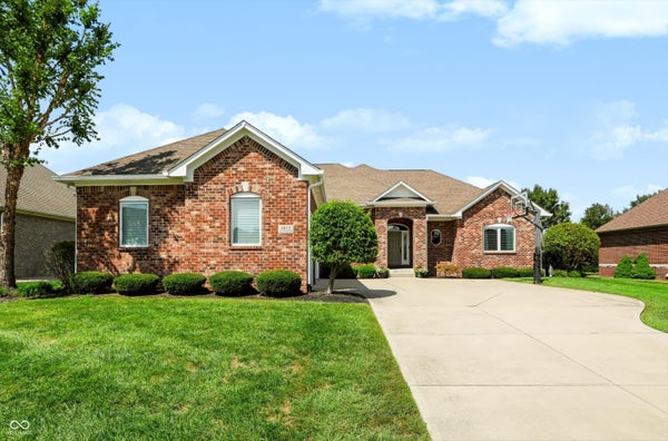 1812 GOLDEN FIELD DR, GREENWOOD, IN 46143 - Image 302c75ecff8f58e9851d36f7f5eae78f/1462824145