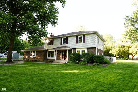 Photo of 519 Woodland East Drive, Greenfield, IN 46140 (MLS # 22106241)