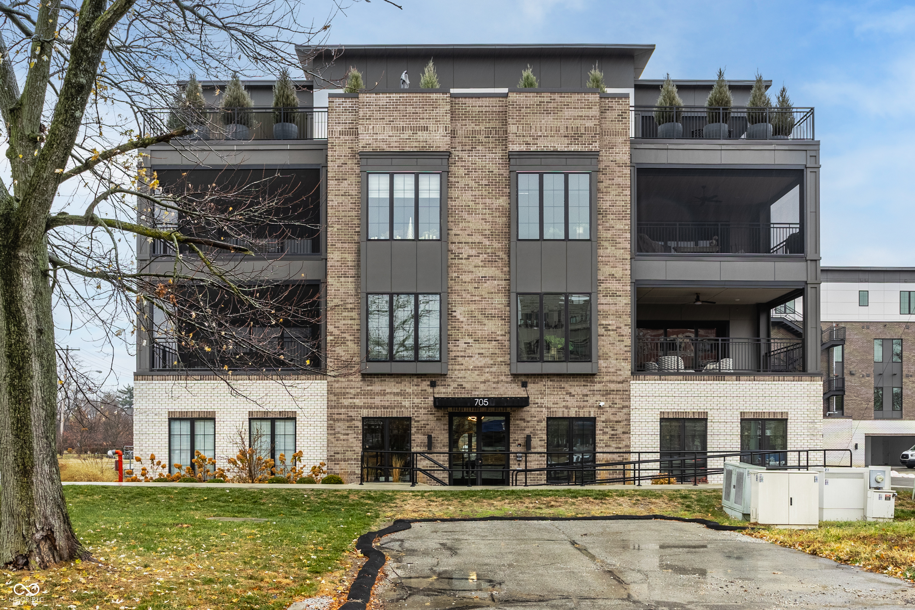 705 Livingstone Drive Suite 210