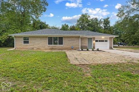 Photo of 7437 S County Road 750 E, Plainfield, IN 46168 (MLS # 22128306)