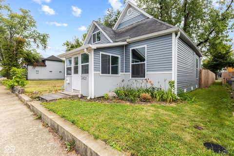 Photo of 1421 Deloss Street, Indianapolis, IN 46201 (MLS # 22079410)