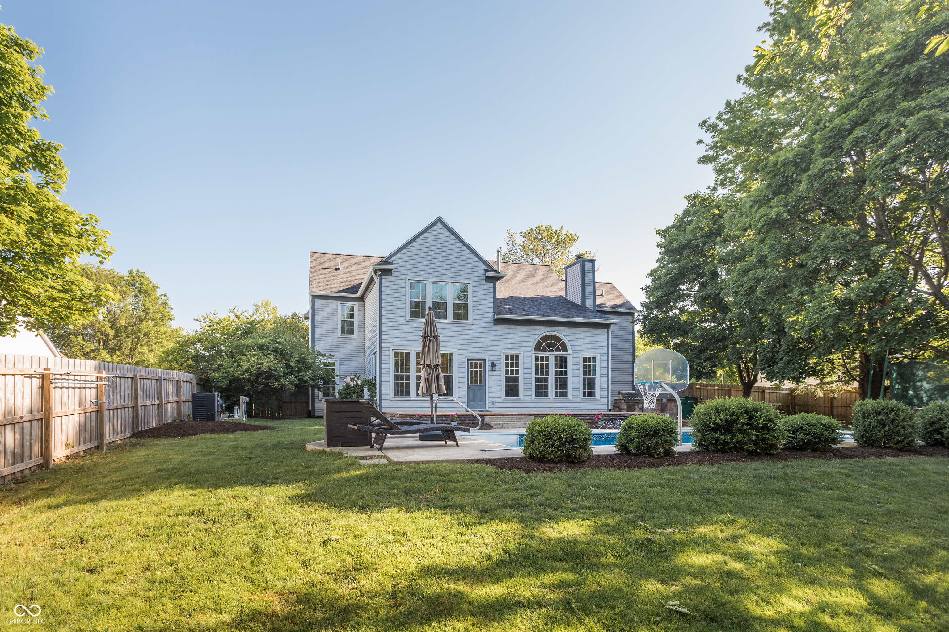 107 W Columbine Lane