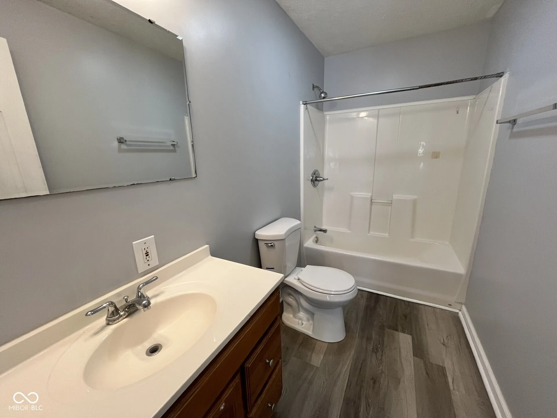 Seymour, Indiana 47274, United States, 3 Bedrooms Bedrooms, ,2 BathroomsBathrooms,Residential,Pending,230913