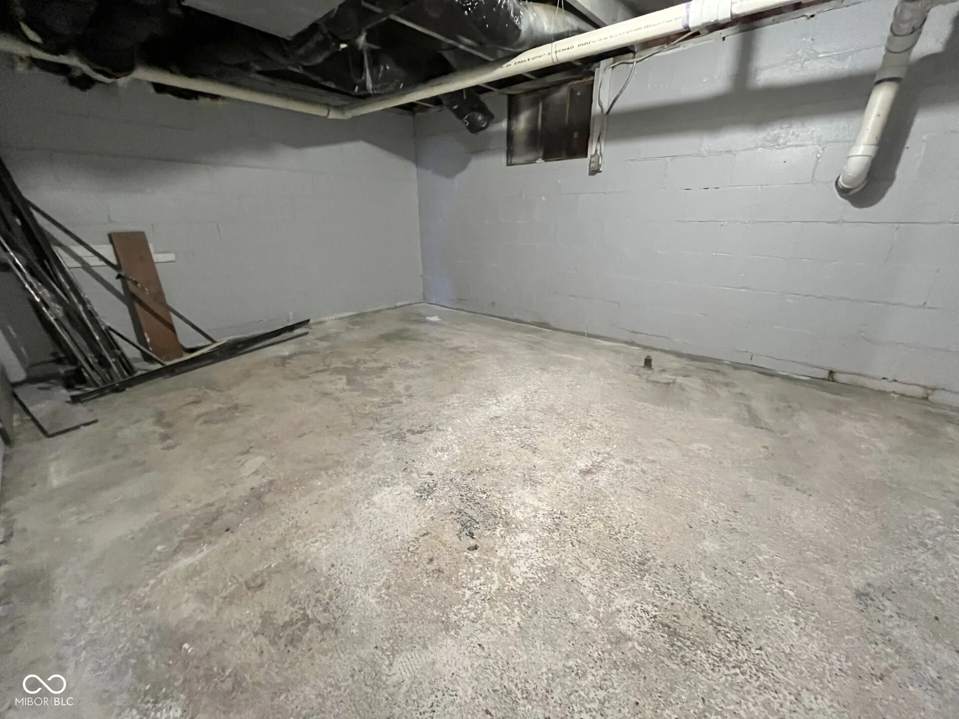 Seymour, Indiana 47274, United States, 3 Bedrooms Bedrooms, ,2 BathroomsBathrooms,Residential,Pending,230913