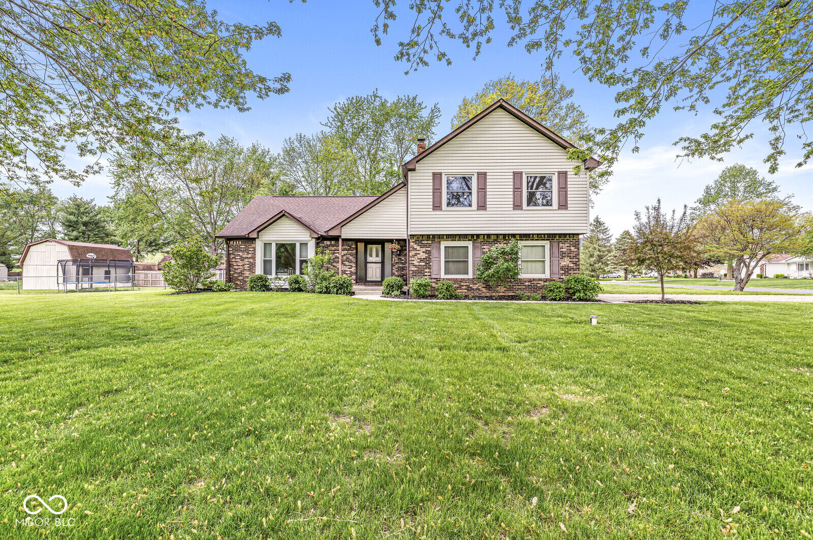 1106 Fox Trail Drive W