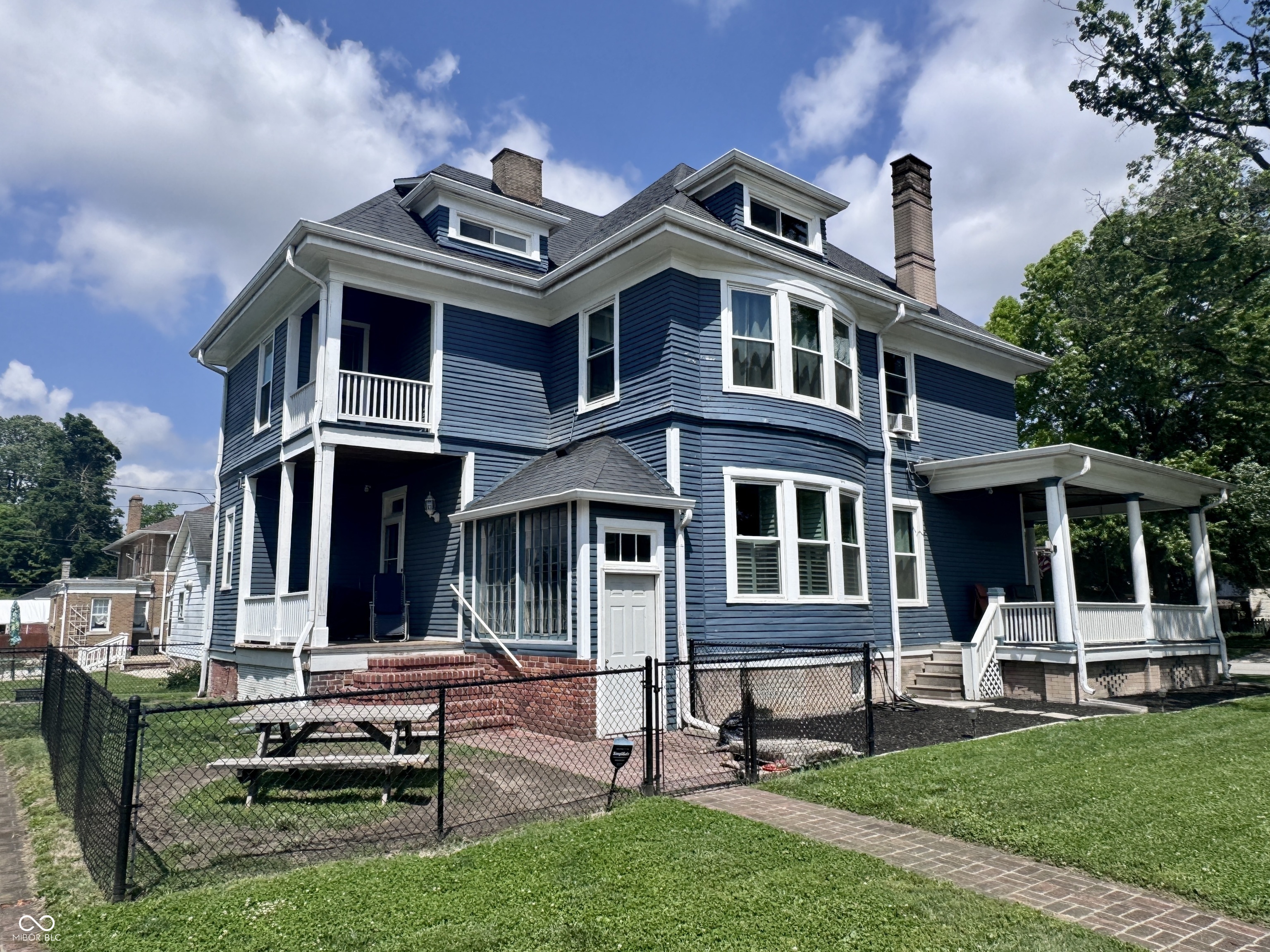 389 E Washington Street