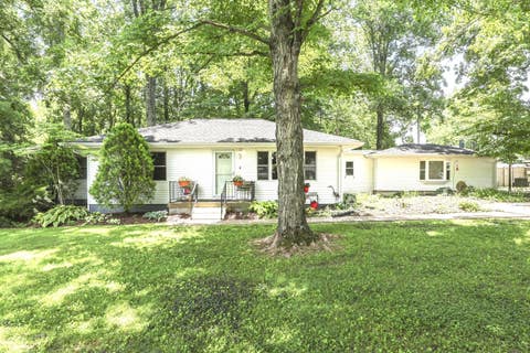 Photo of 5621 W Smokey Row Road W, Greenwood, IN 46143 (MLS # 22113062)