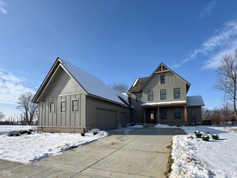 Photo of 16928 Tractive Drive, Westfield, IN 46074 (MLS # 22054191)