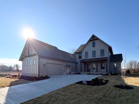 Photo of 16928 Tractive Drive, Westfield, IN 46074 (MLS # 22054191)