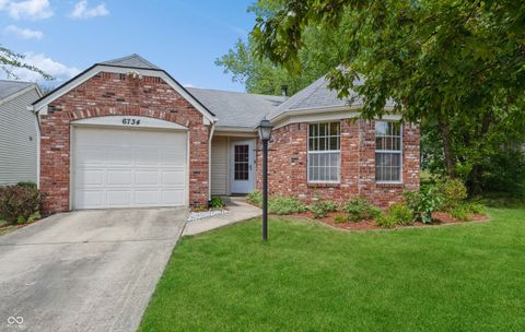 Photo of 6734 Dusk Court, Indianapolis, IN 46254 (MLS # 22073334)