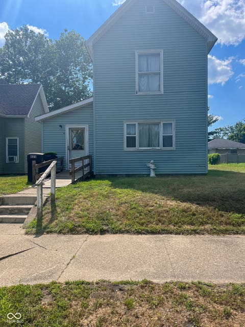 Photo of 605 Wilkinson ST, Logansport, IN 46947 (MLS # 22116860)