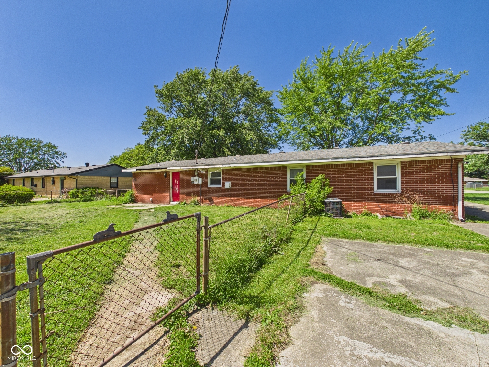 915 Hattie Drive