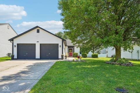 Photo of 718 Breakers Lane, Fortville, IN 46040 (MLS # 22107306)