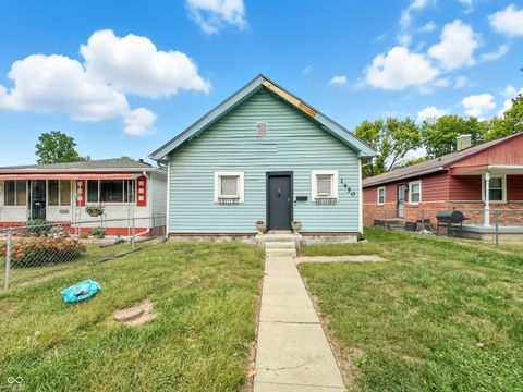 Photo of 1450 W 33rd Street, Indianapolis, IN 46208 (MLS # 22068039)