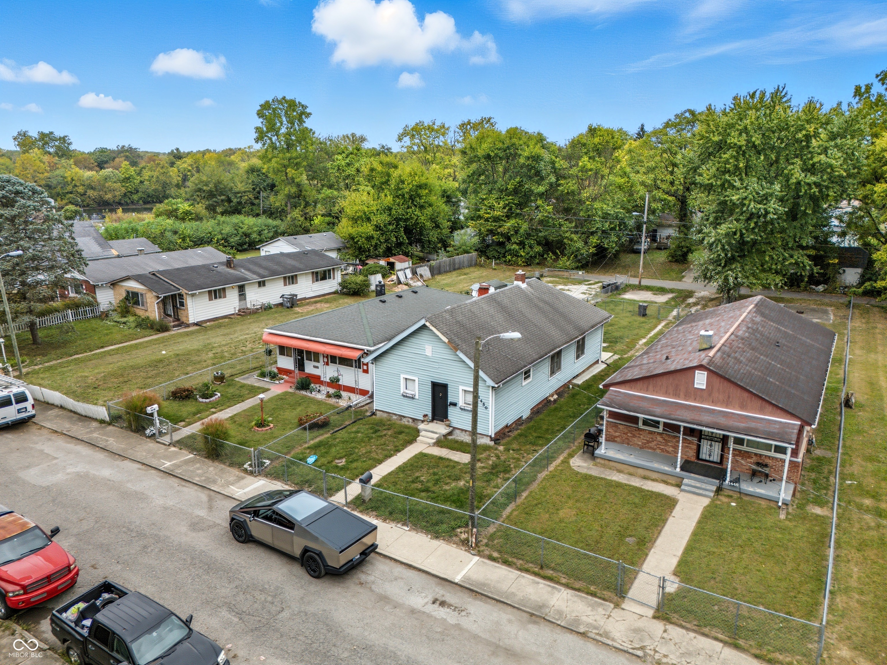 1450 W 33rd Street