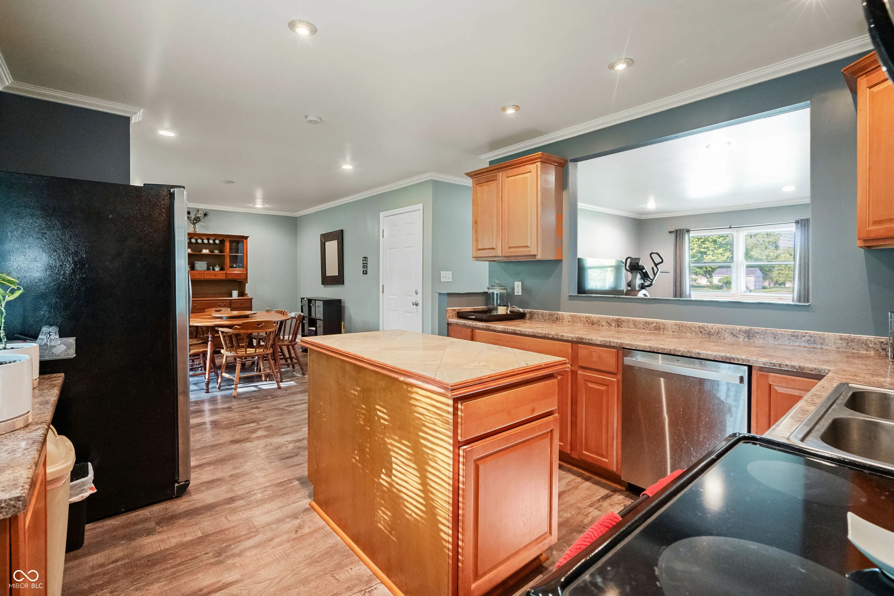 Greenwood, Indiana 46142, United States, 3 Bedrooms Bedrooms, ,2 BathroomsBathrooms,Residential,Pending,203253