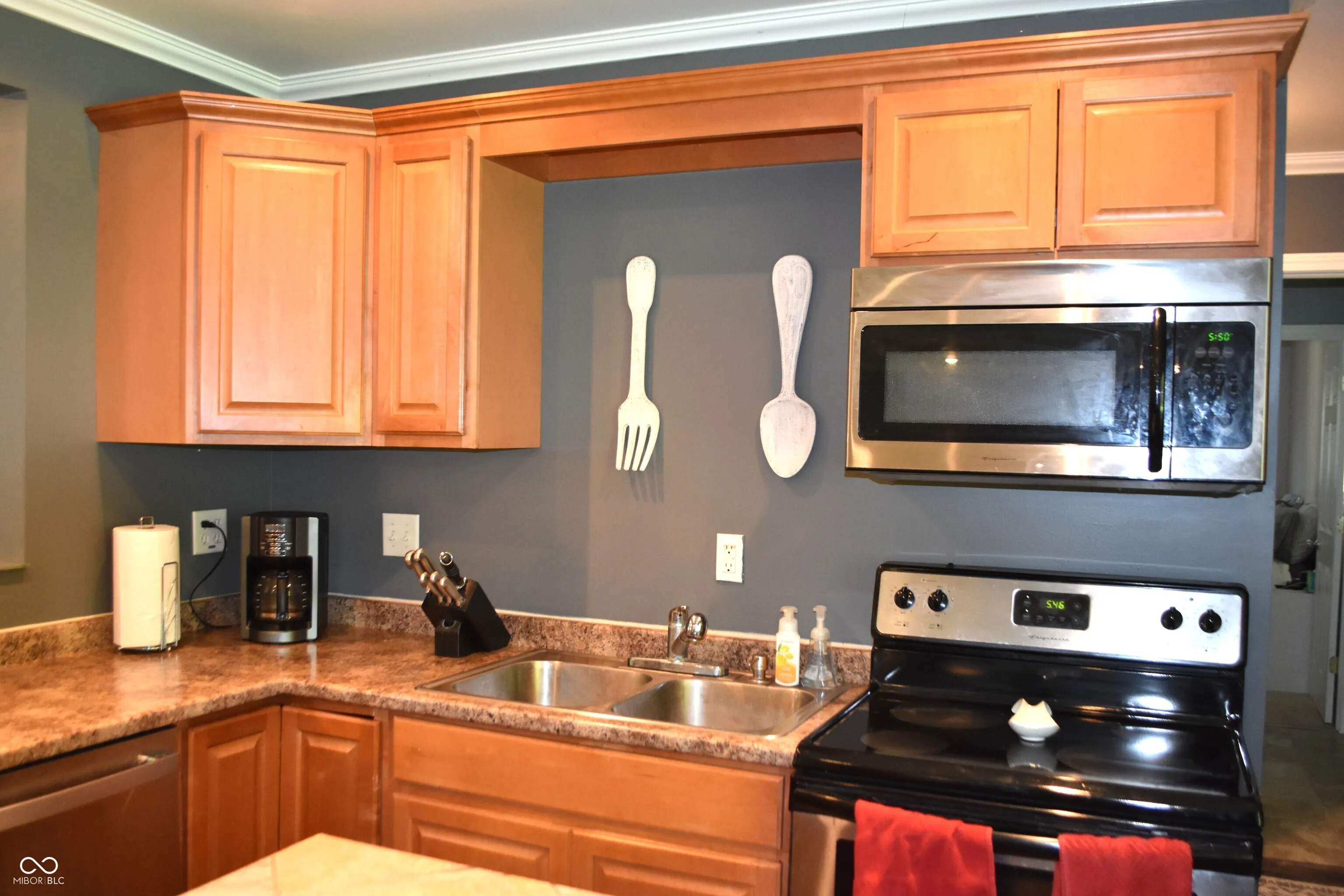 Greenwood, Indiana 46142, United States, 3 Bedrooms Bedrooms, ,2 BathroomsBathrooms,Residential,Pending,203253