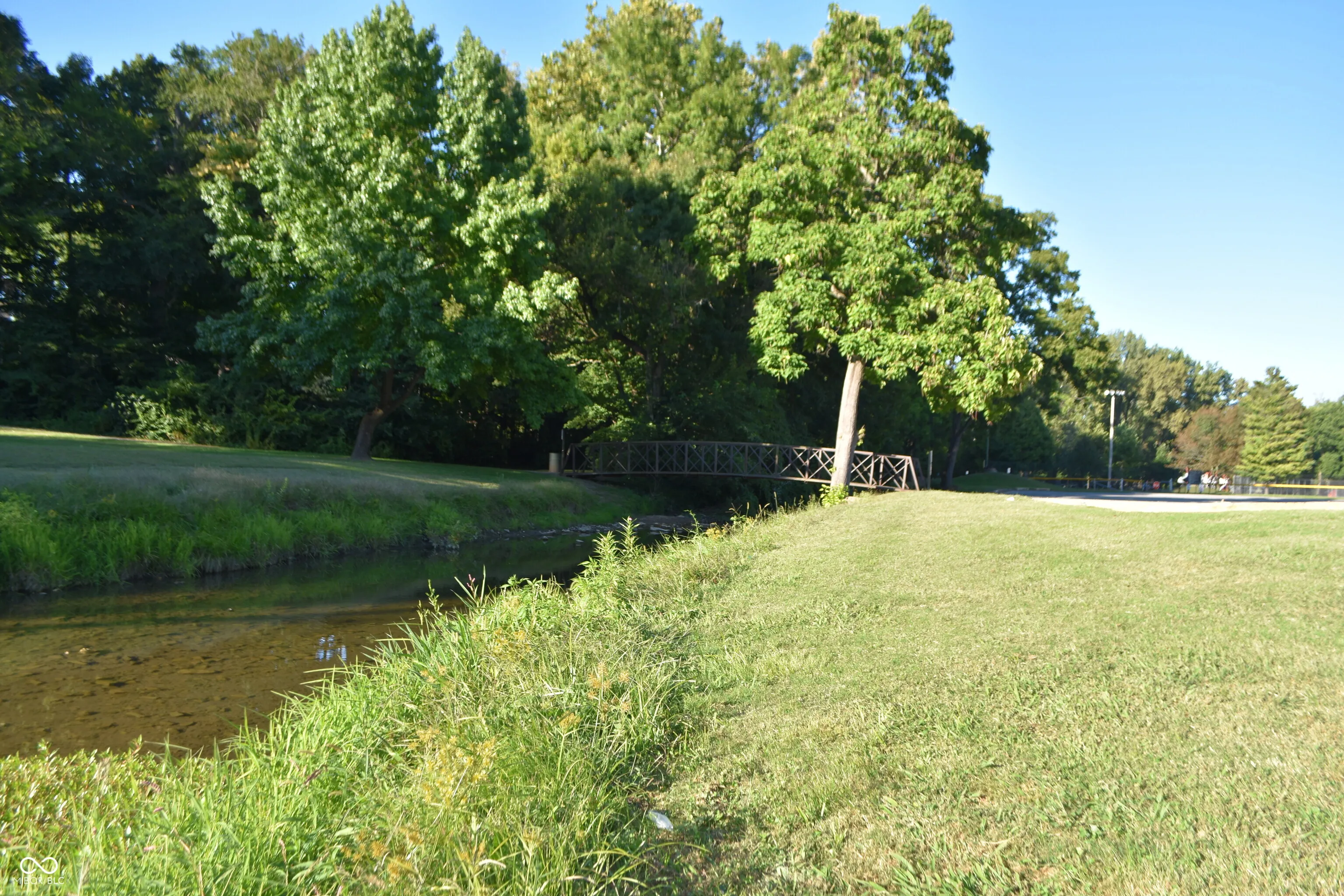 Greenwood, Indiana 46142, United States, 3 Bedrooms Bedrooms, ,2 BathroomsBathrooms,Residential,Pending,203253