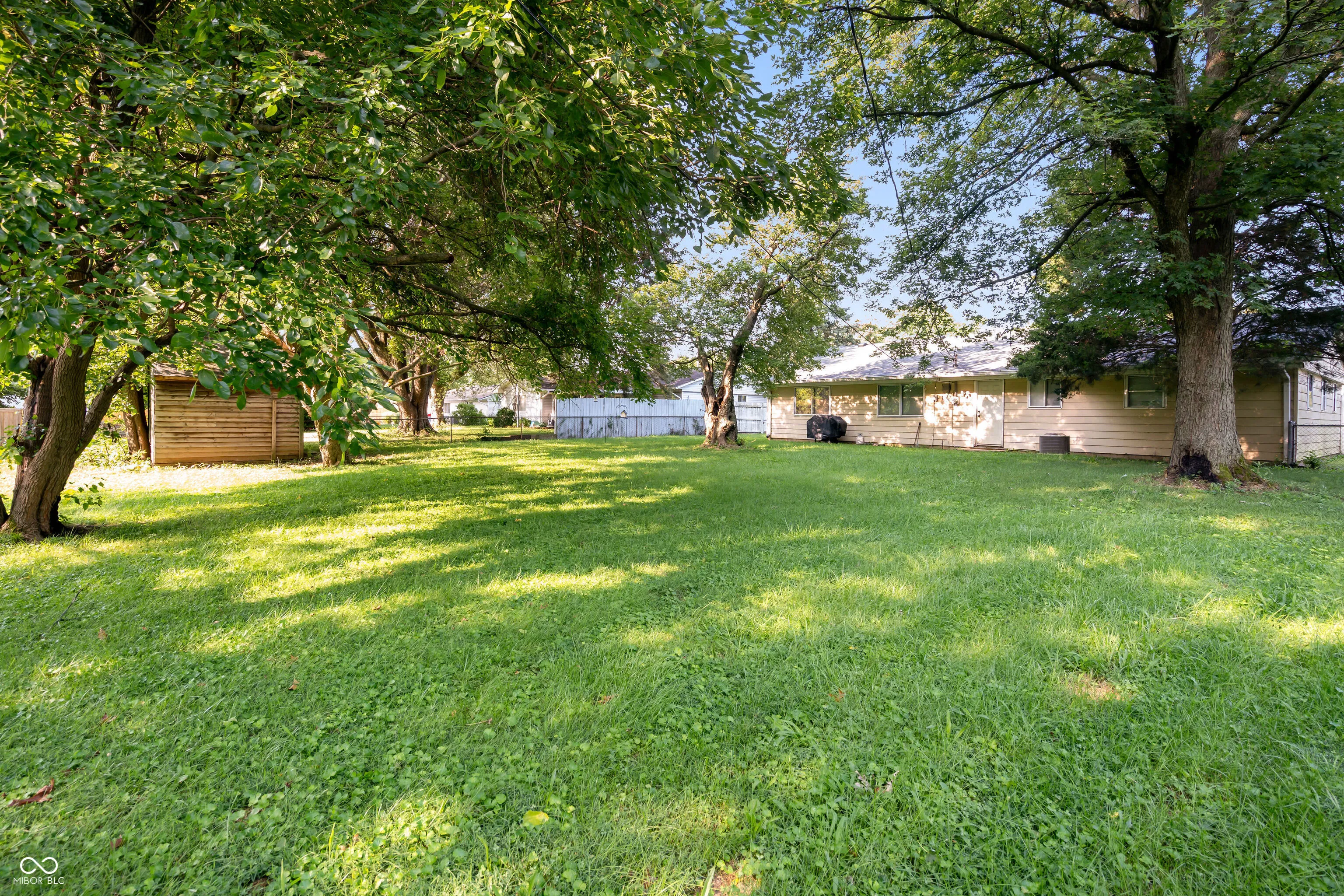 Greenwood, Indiana 46142, United States, 3 Bedrooms Bedrooms, ,2 BathroomsBathrooms,Residential,Pending,203253