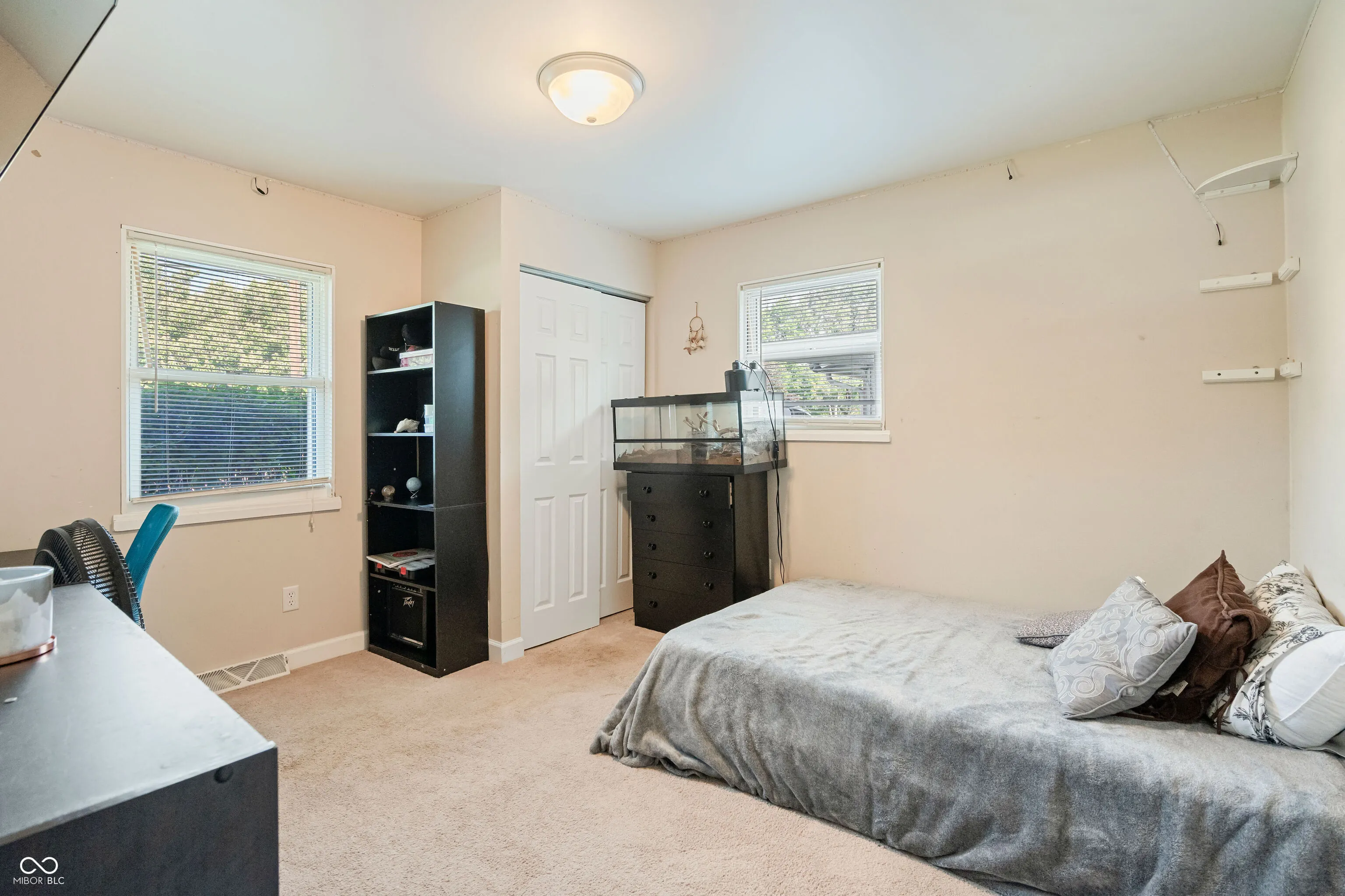 Greenwood, Indiana 46142, United States, 3 Bedrooms Bedrooms, ,2 BathroomsBathrooms,Residential,Pending,203253