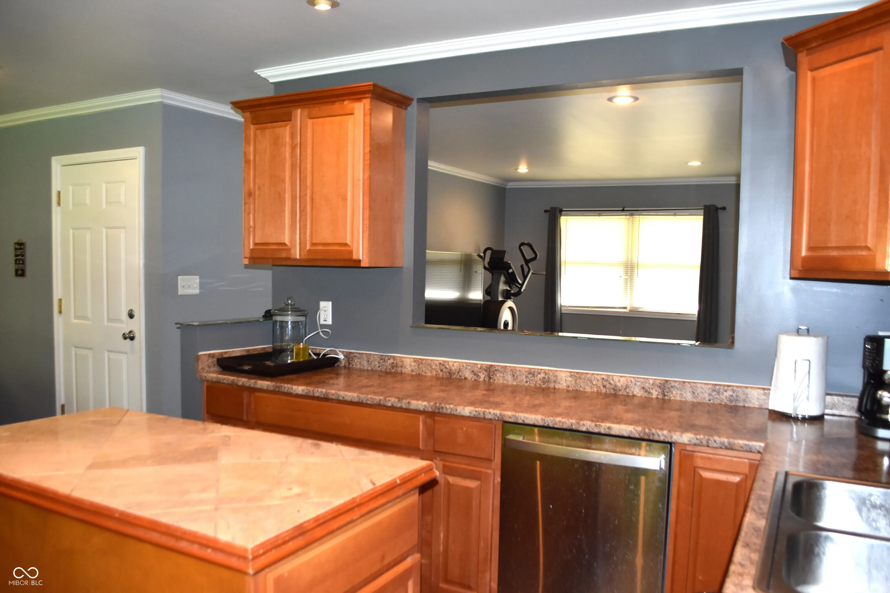 Greenwood, Indiana 46142, United States, 3 Bedrooms Bedrooms, ,2 BathroomsBathrooms,Residential,Pending,203253