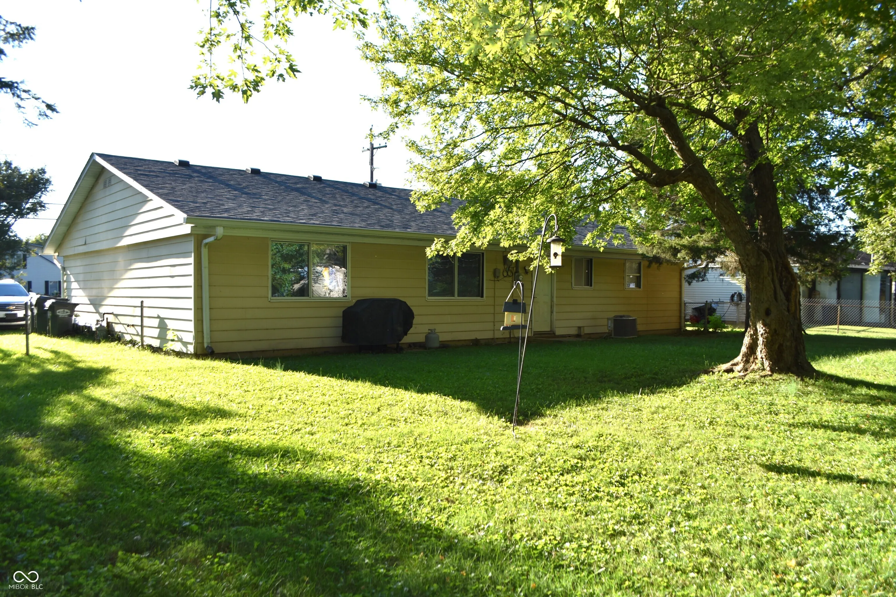 Greenwood, Indiana 46142, United States, 3 Bedrooms Bedrooms, ,2 BathroomsBathrooms,Residential,Pending,203253