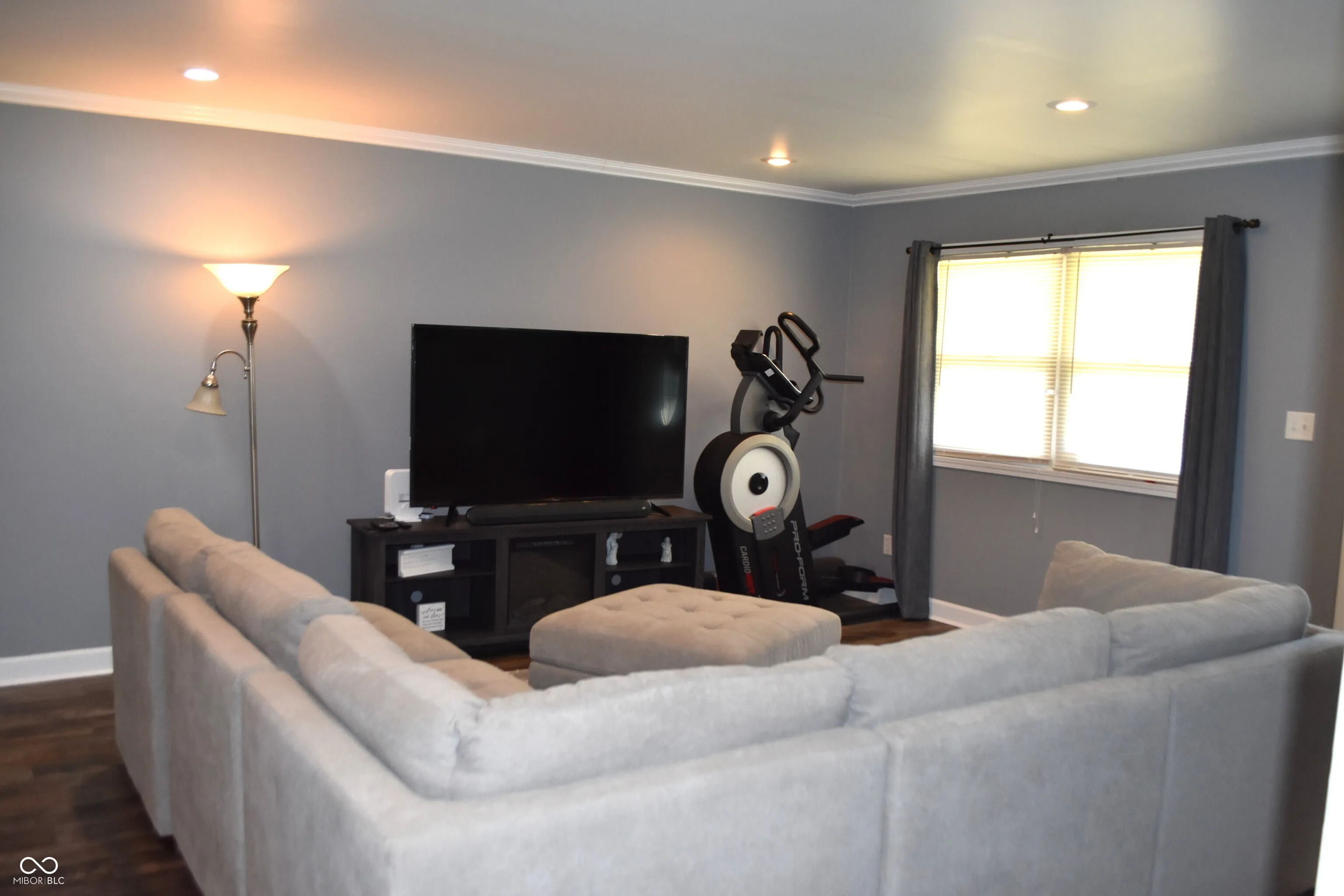 Greenwood, Indiana 46142, United States, 3 Bedrooms Bedrooms, ,2 BathroomsBathrooms,Residential,Pending,203253