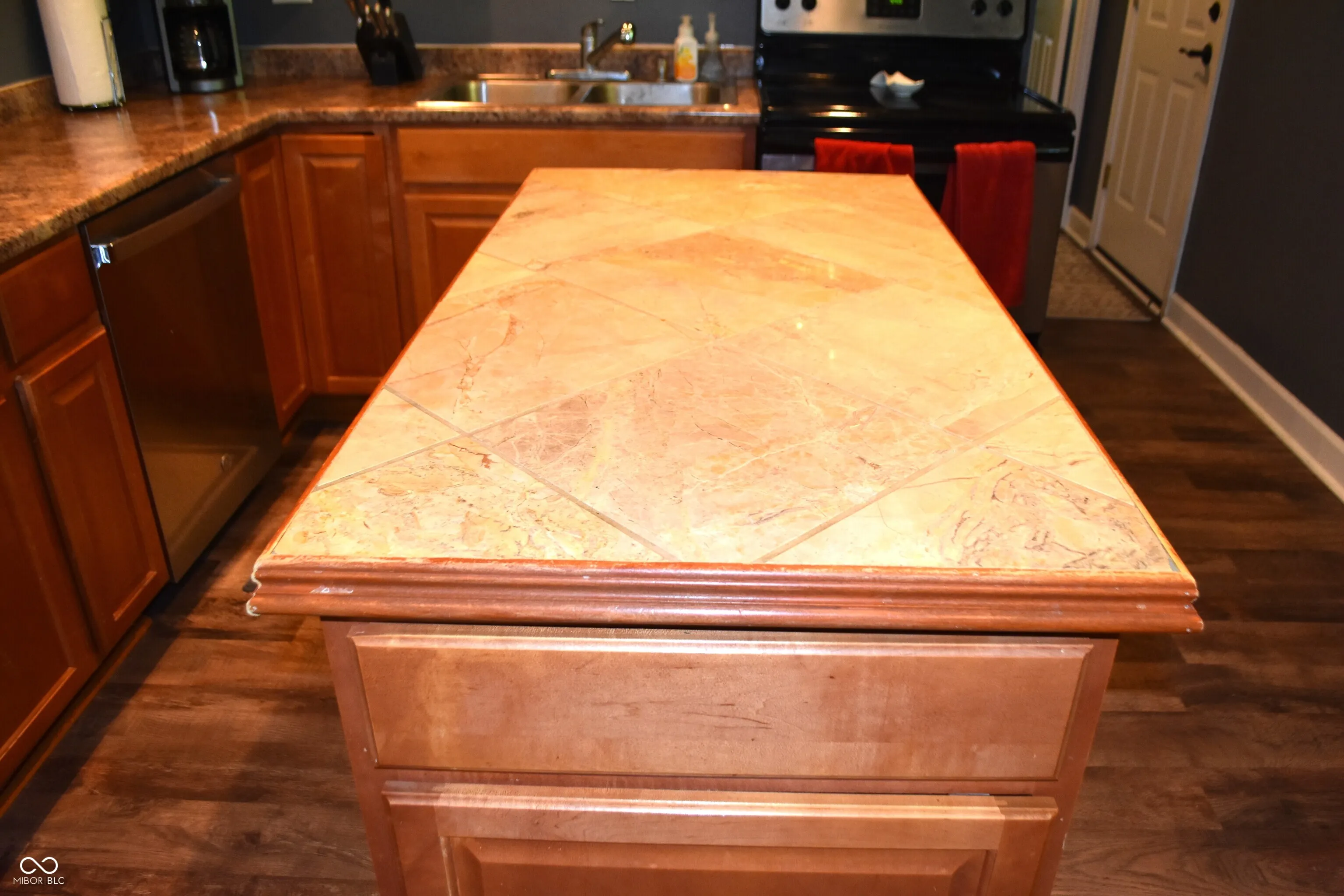 Greenwood, Indiana 46142, United States, 3 Bedrooms Bedrooms, ,2 BathroomsBathrooms,Residential,Pending,203253