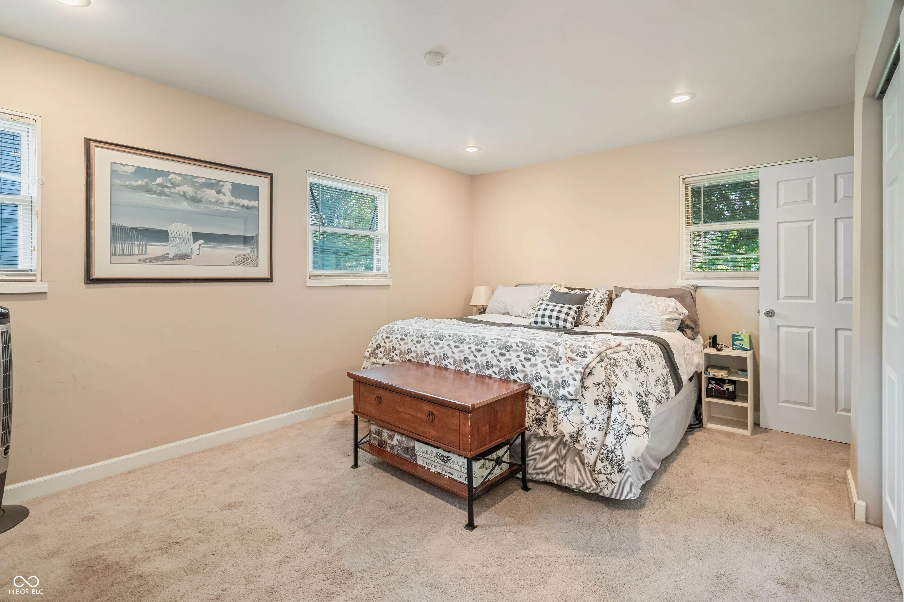 Greenwood, Indiana 46142, United States, 3 Bedrooms Bedrooms, ,2 BathroomsBathrooms,Residential,Pending,203253