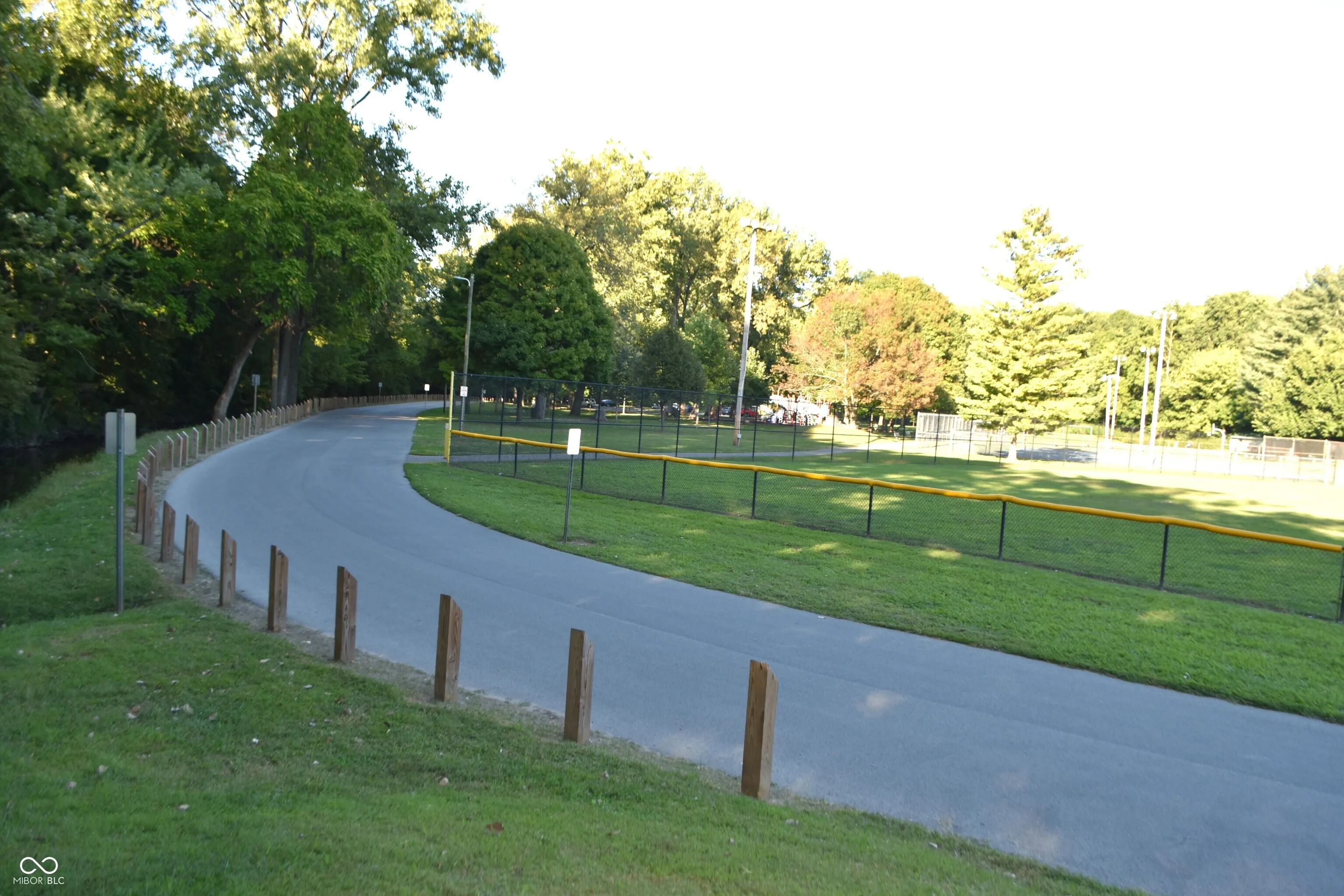 Greenwood, Indiana 46142, United States, 3 Bedrooms Bedrooms, ,2 BathroomsBathrooms,Residential,Pending,203253