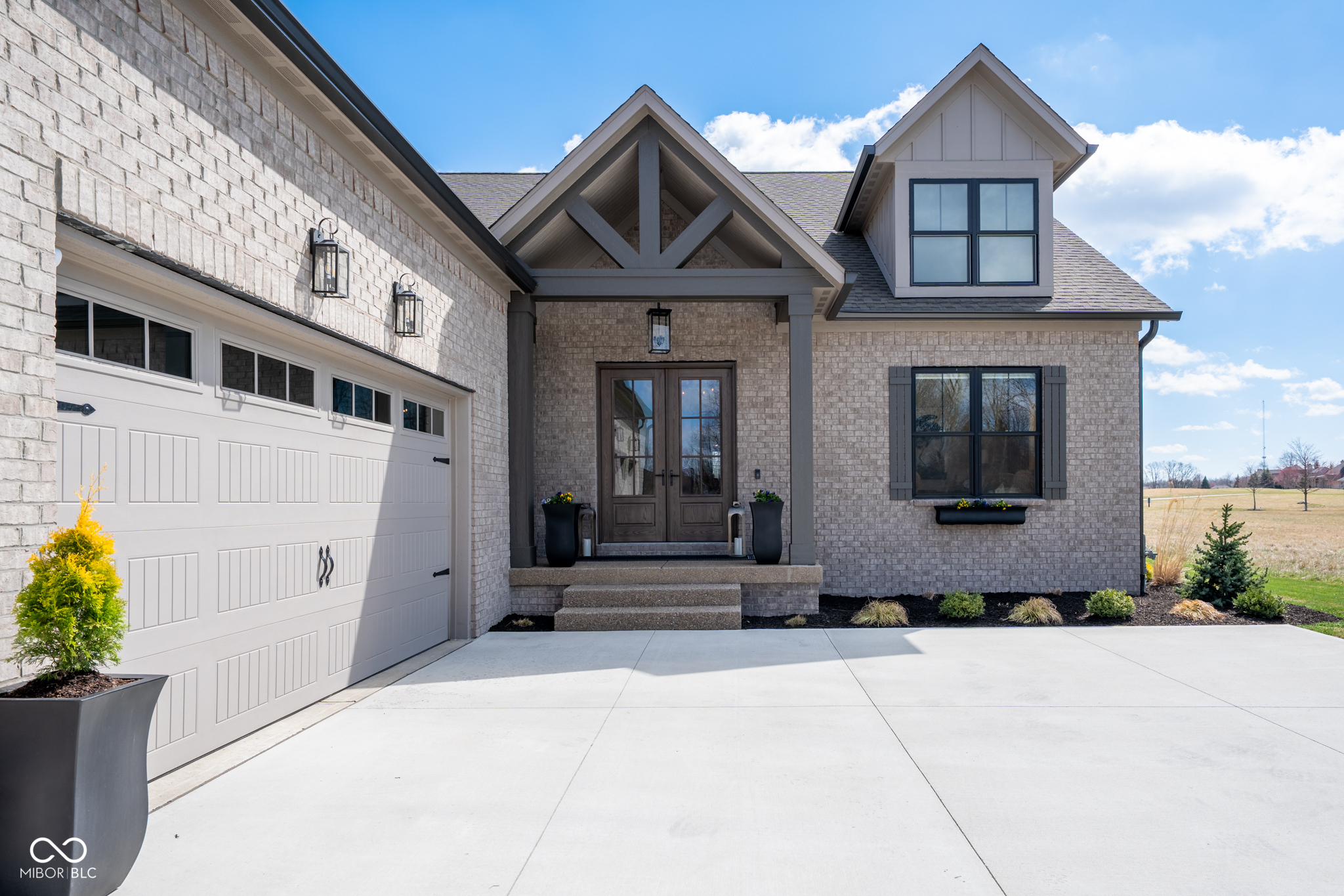 16392 Grand Cypress Drive