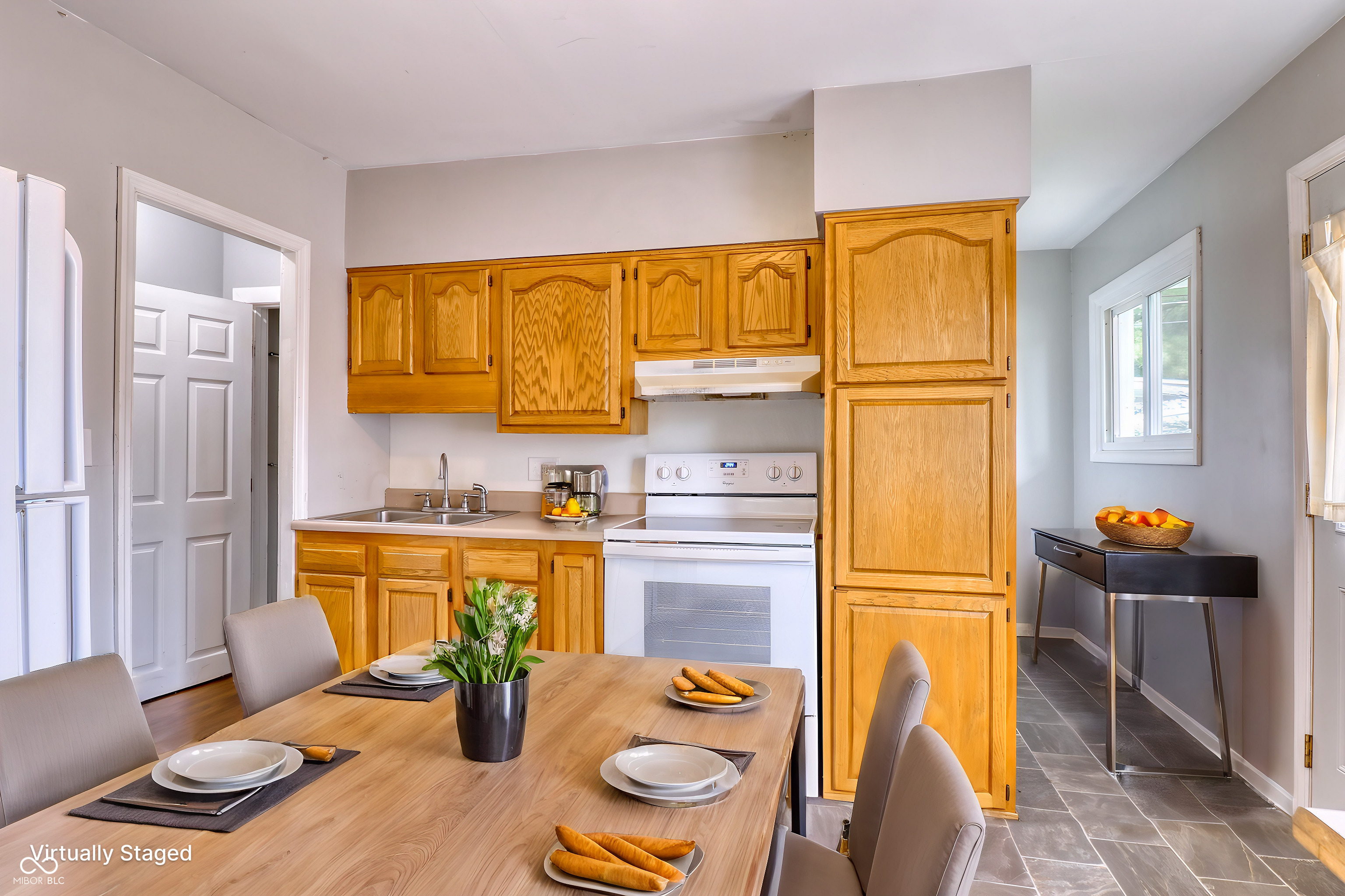 1104 W Ashland Avenue