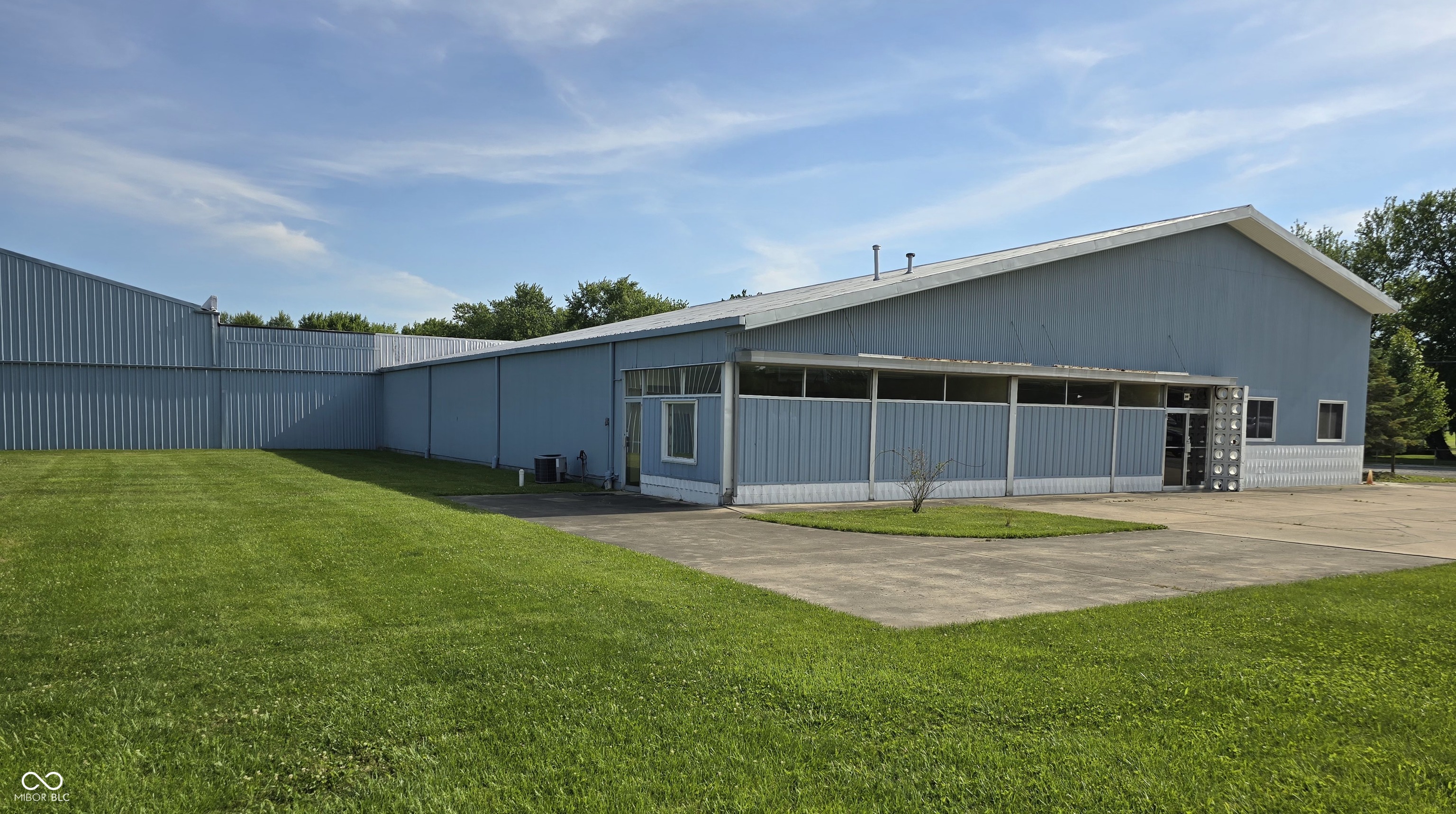 3341 W US Highway 40