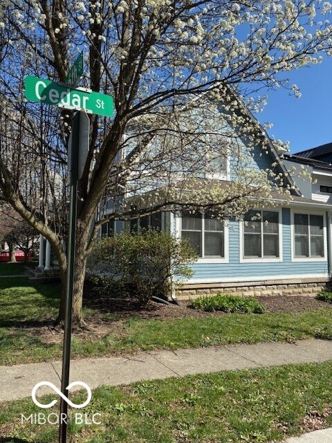 590 W Cedar Street