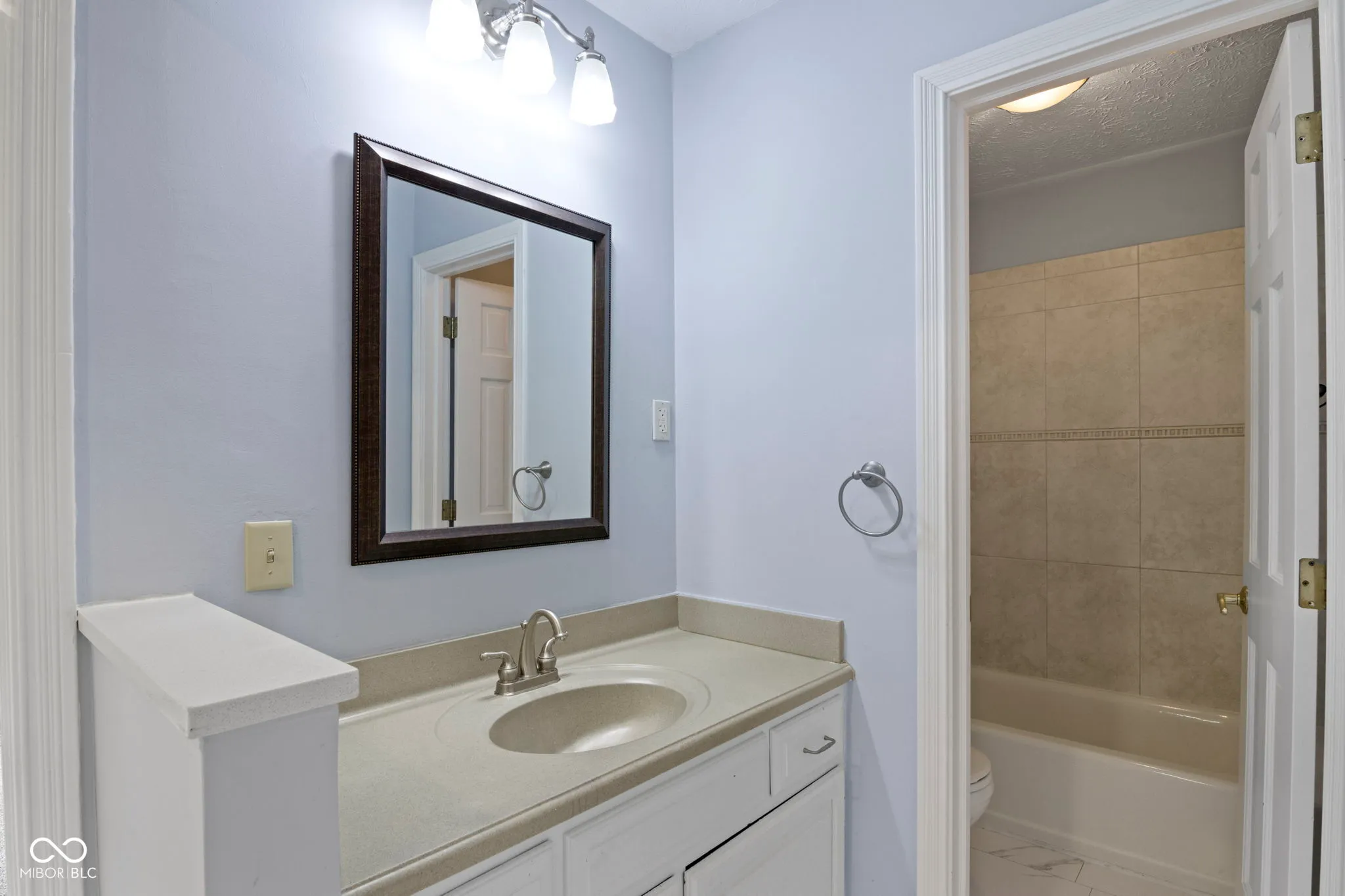 Fishers, Indiana 46037, United States, 6 Bedrooms Bedrooms, ,4 BathroomsBathrooms,Residential,Active,209203