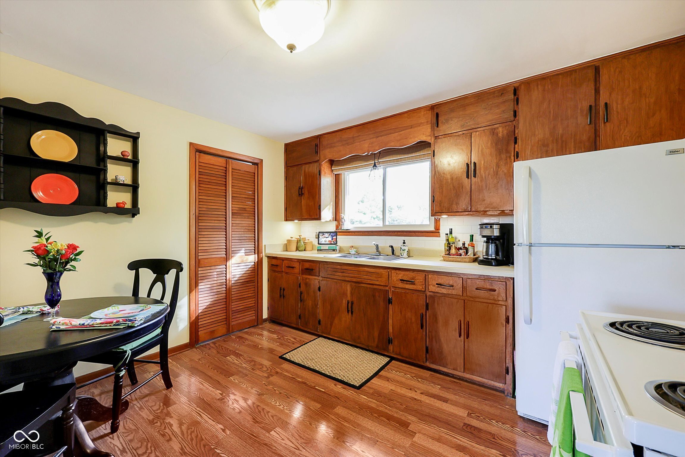 10711 E County Road 600 N