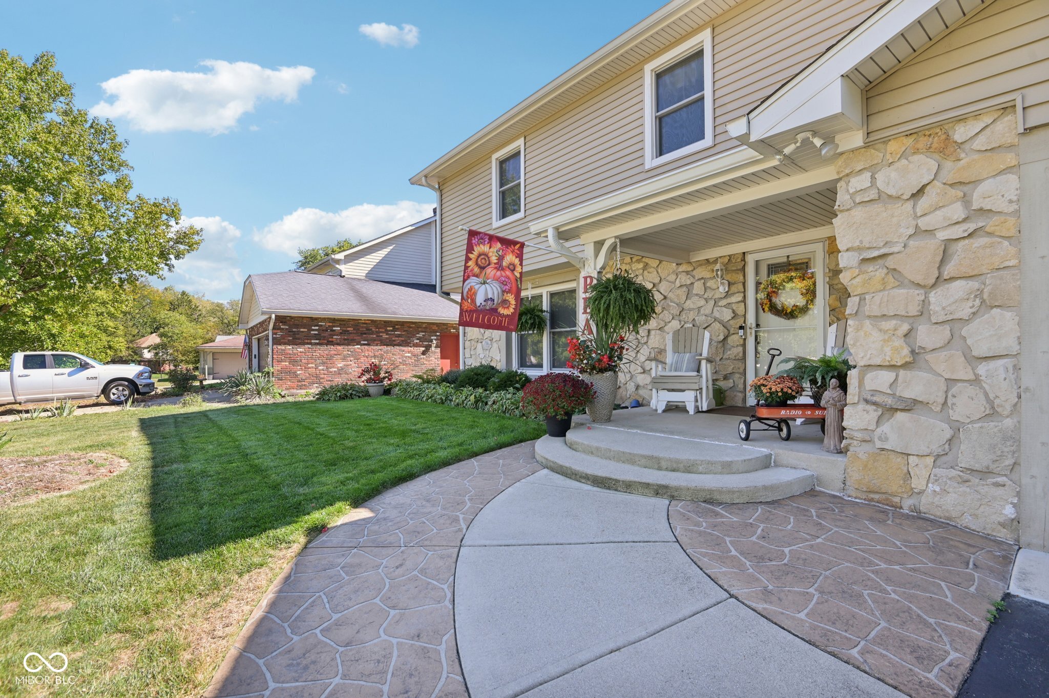 6525 Buttonwood Drive