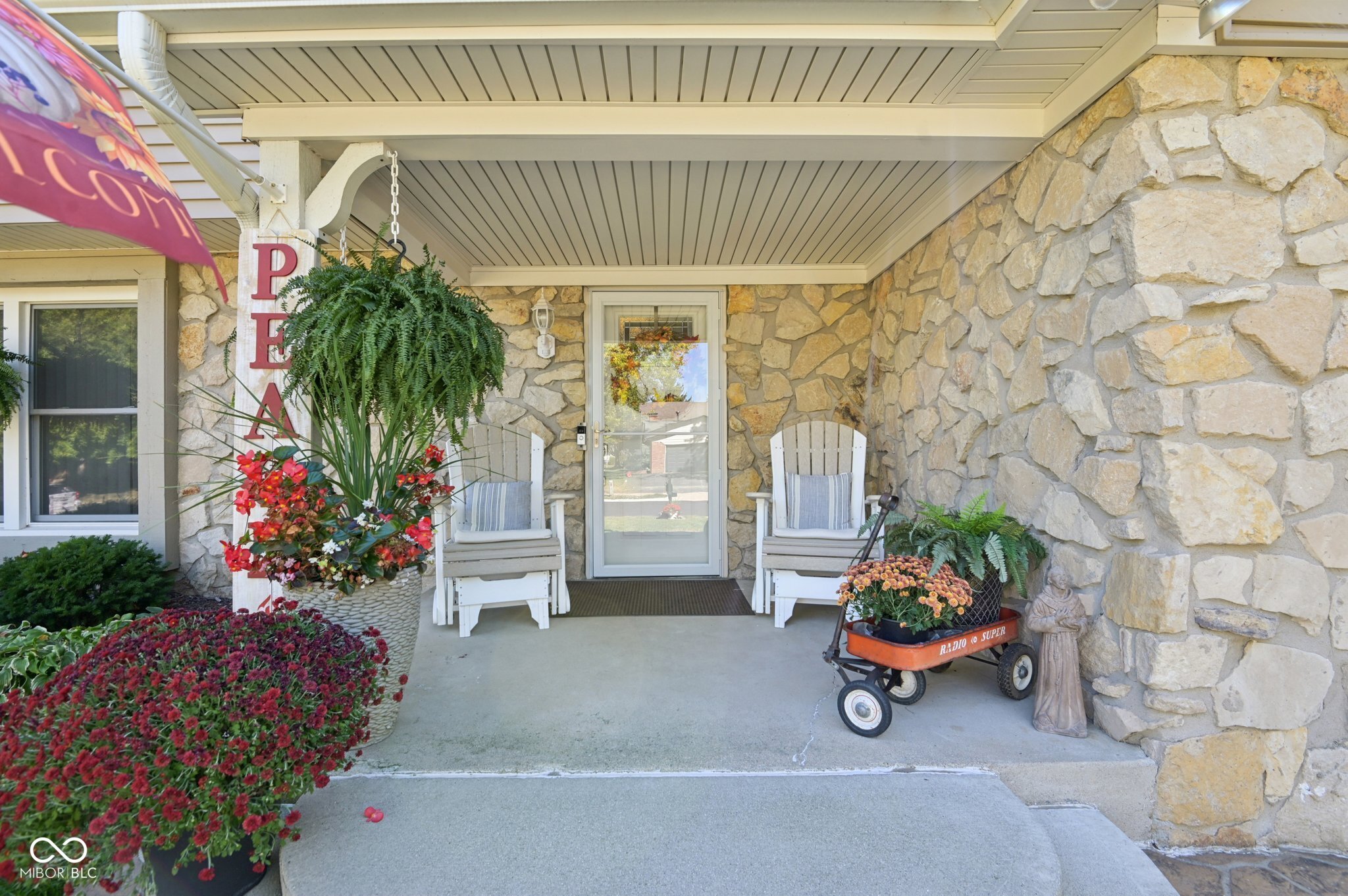 6525 Buttonwood Drive