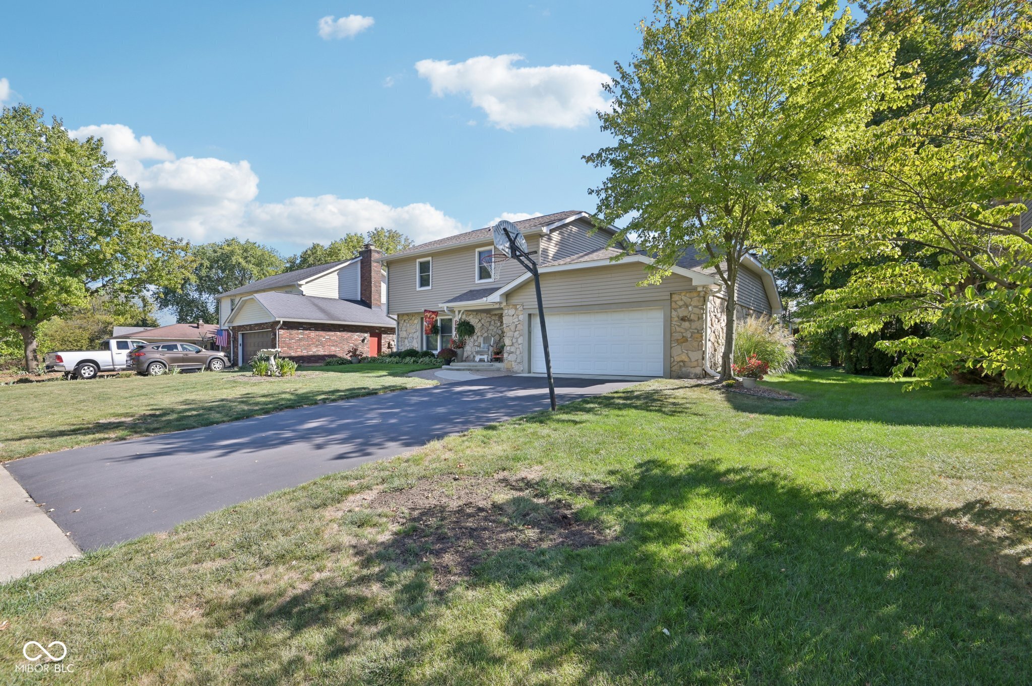 6525 Buttonwood Drive