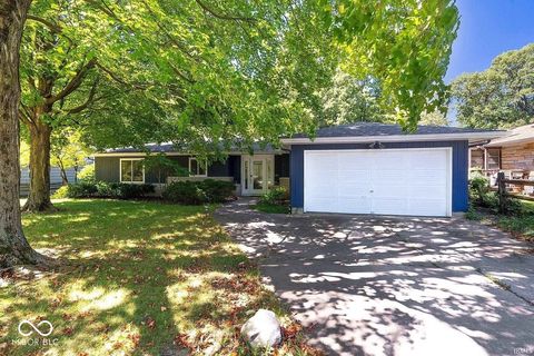 Photo of 1837 Summit Drive, West Lafayette, IN 47906 (MLS # 22103983)