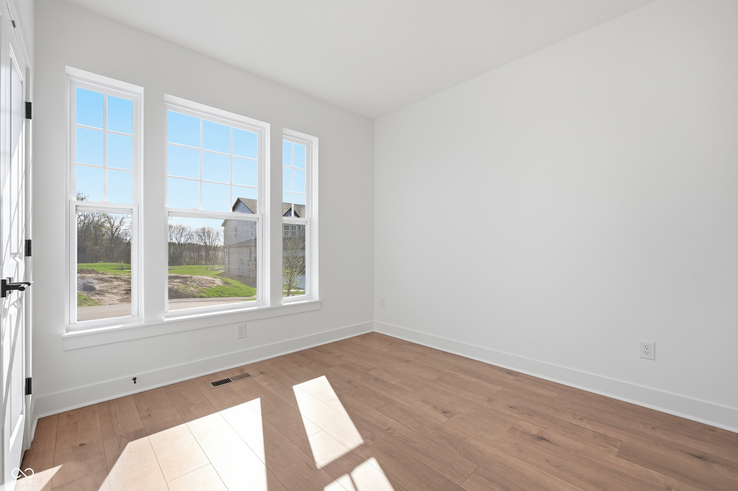 11875 Gray Ghost Way