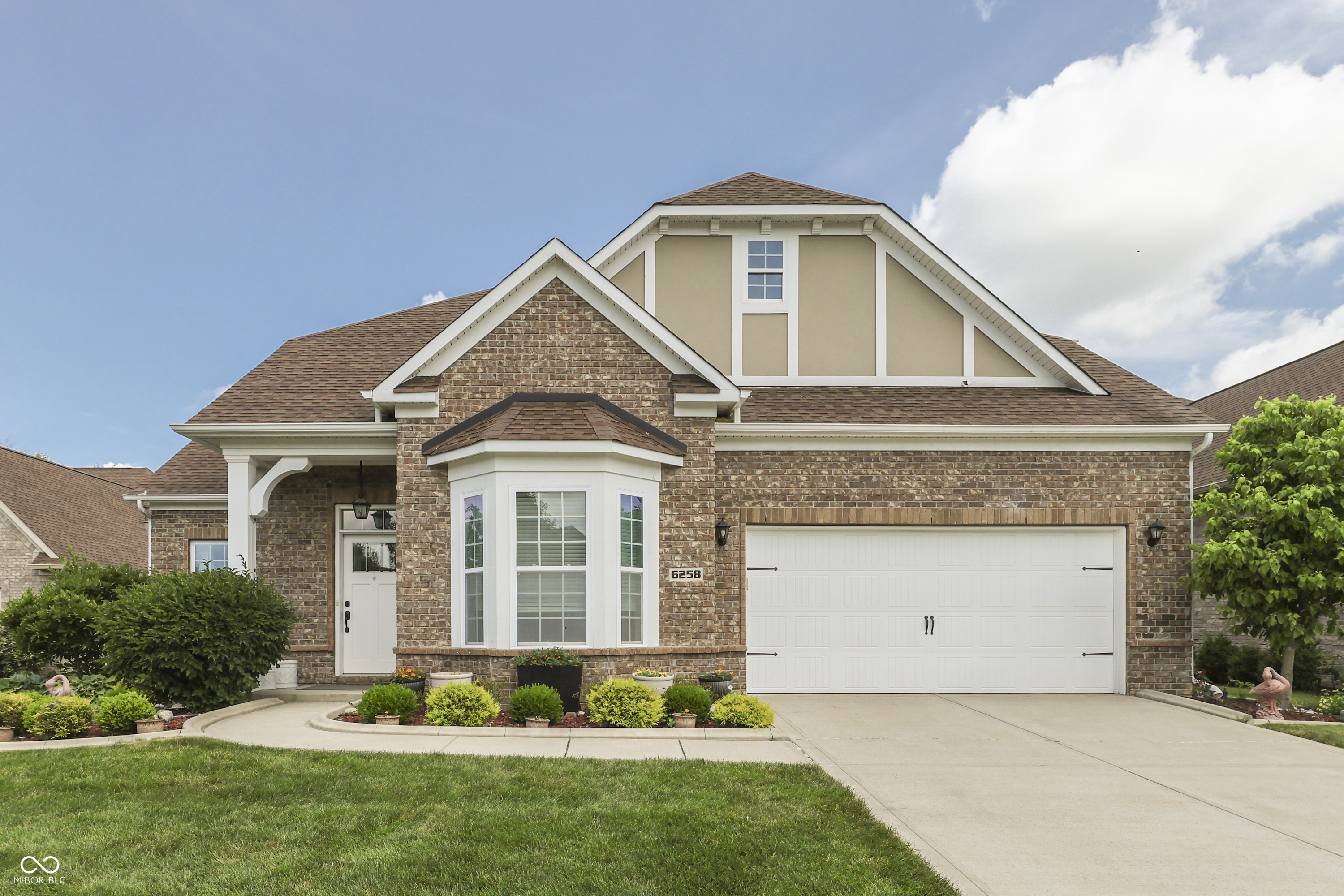 6258 Royal Alley Place