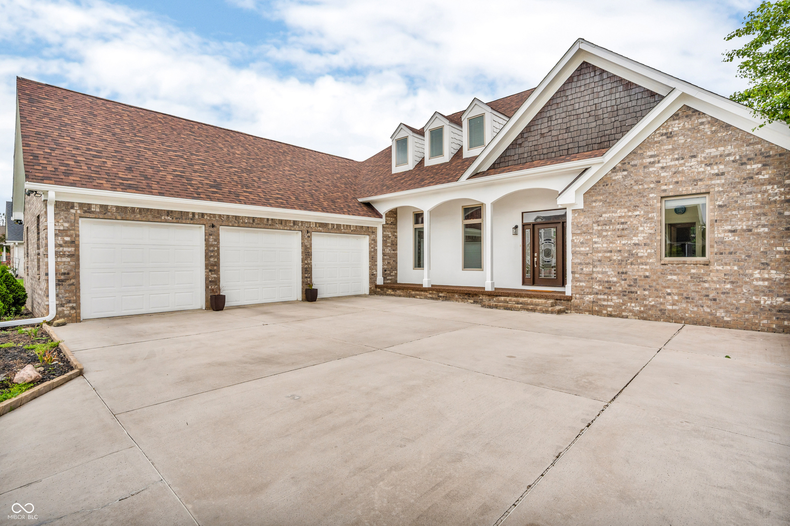 720 Willow Pointe North Drive