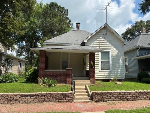 Photo of 1442 Wayne Street, Noblesville, IN 46060 (MLS # 22113407)
