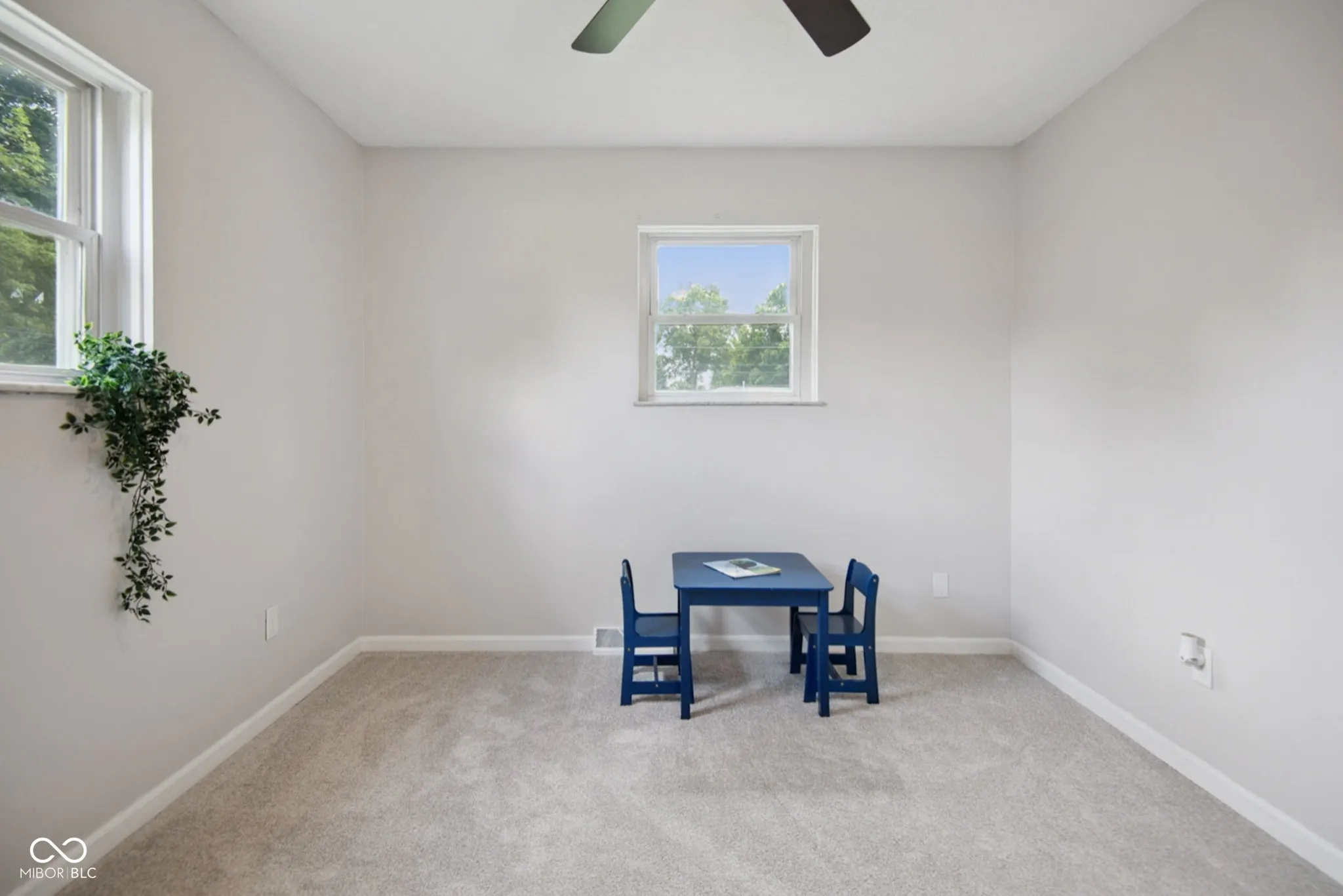 Franklin, Indiana 46131, United States, 3 Bedrooms Bedrooms, ,2 BathroomsBathrooms,Residential,Pending,172514