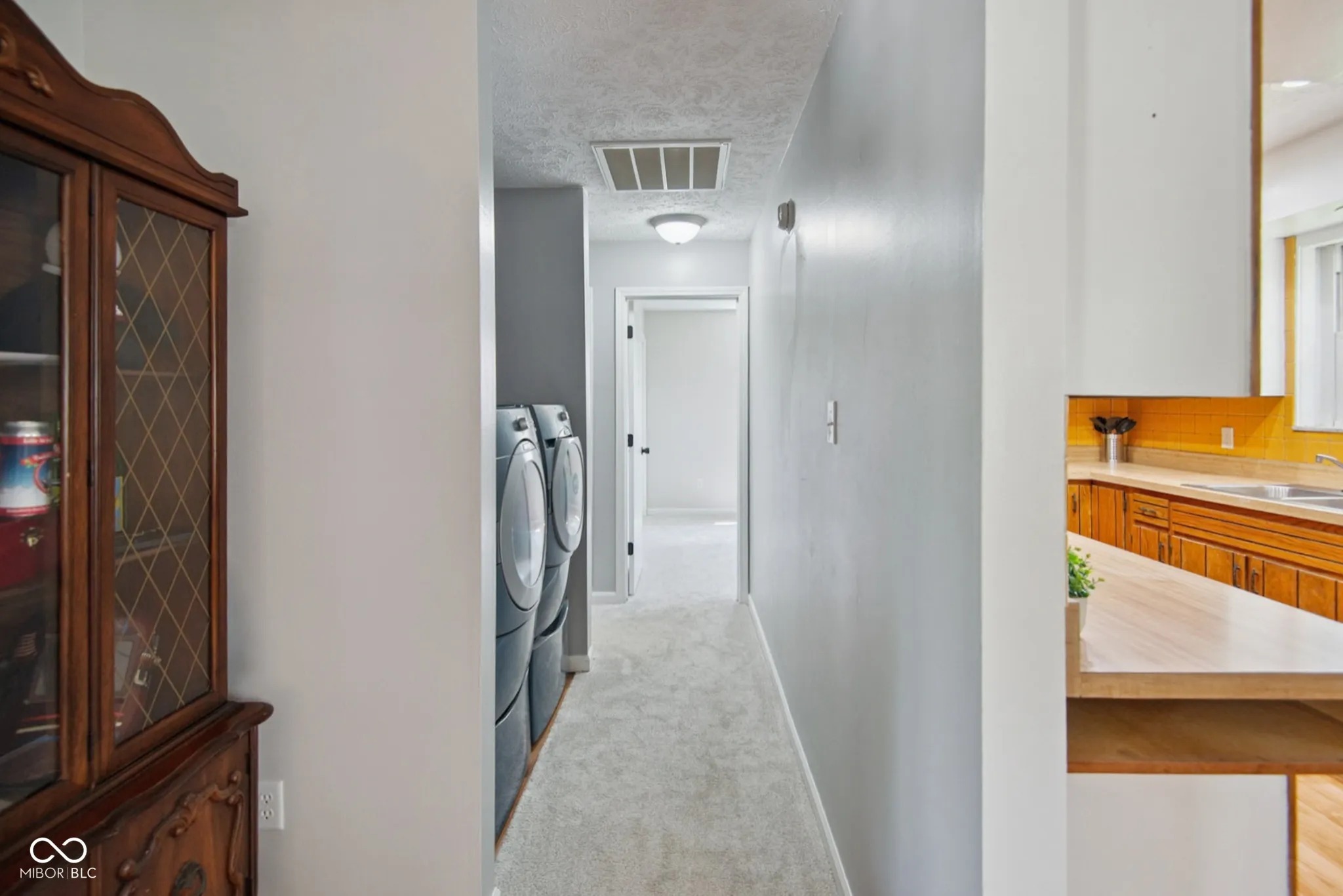 Franklin, Indiana 46131, United States, 3 Bedrooms Bedrooms, ,2 BathroomsBathrooms,Residential,Pending,172514